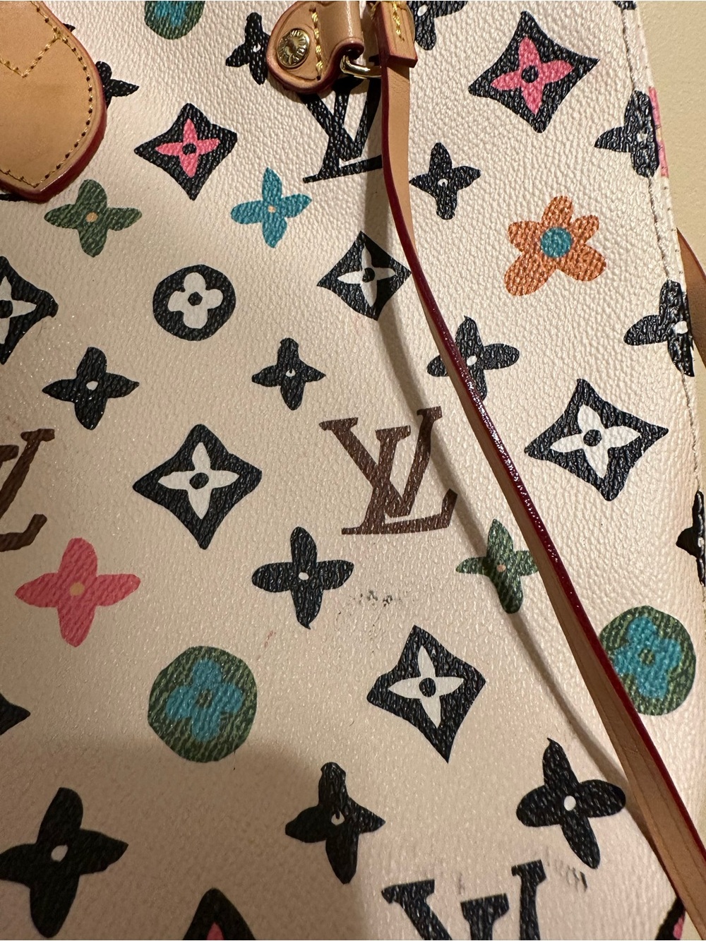 White color full tote - Picture 3 of 13